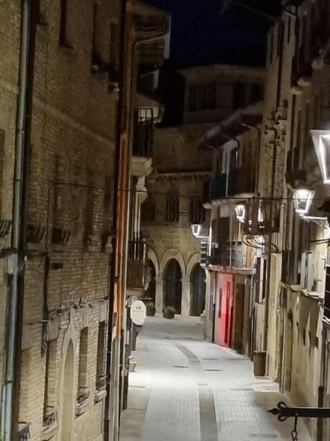 Hostal La Rua إستيلا المظهر الخارجي الصورة